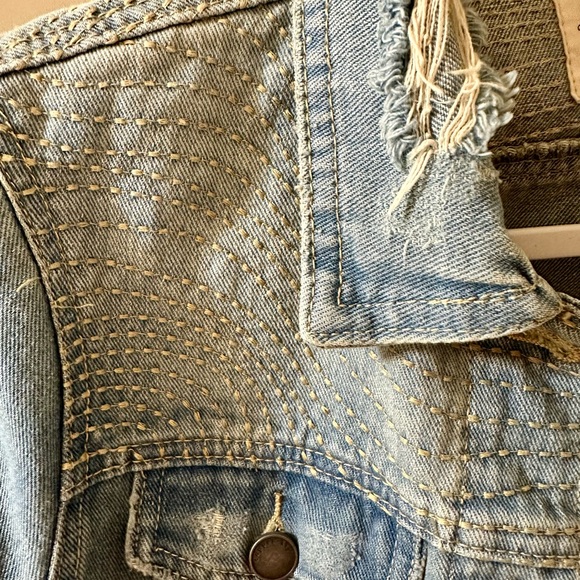 Copper Key Jean Distressed Jacket - Picture 7 of 14